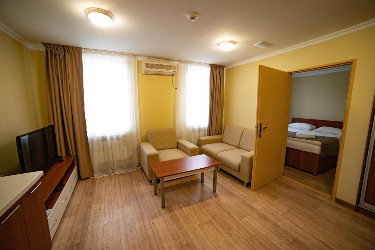 Chagala Hotel Aksai アクサイ  エクステリア 写真