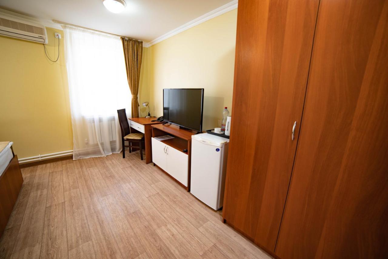 Chagala Hotel Aksai アクサイ  エクステリア 写真
