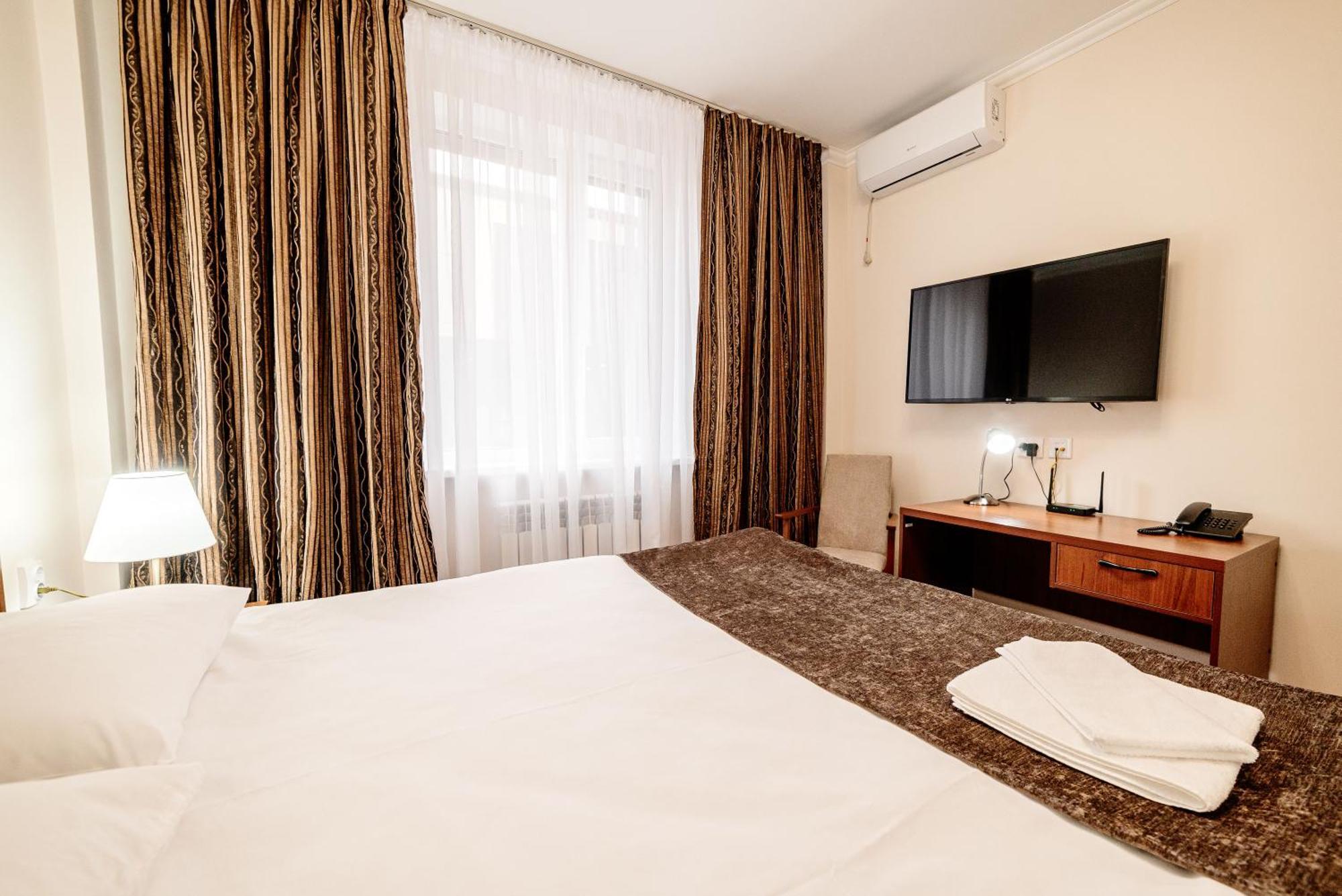 Chagala Hotel Aksai アクサイ  エクステリア 写真