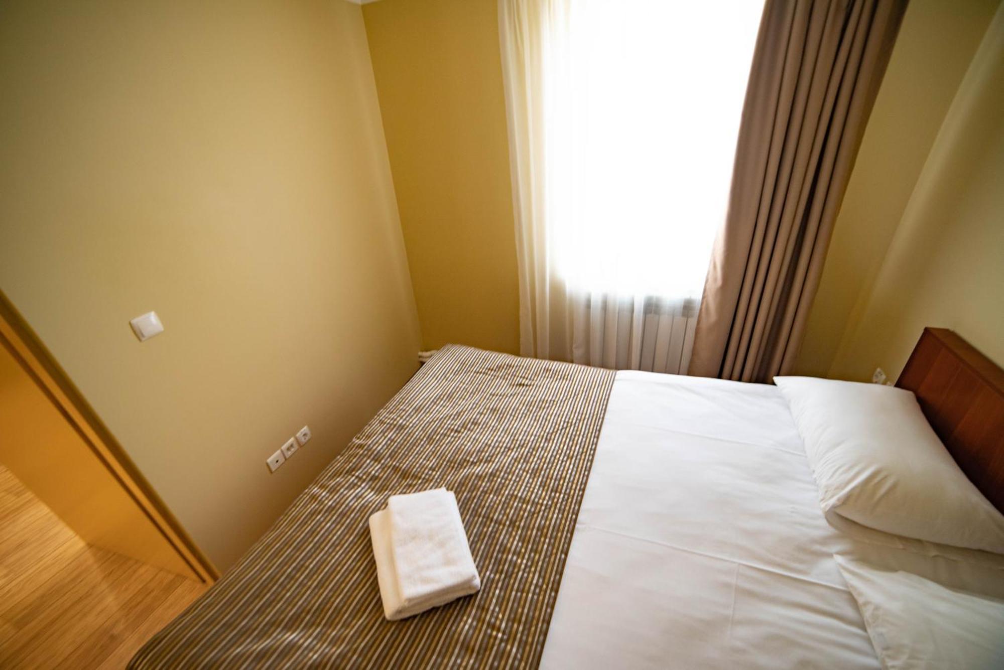 Chagala Hotel Aksai アクサイ  エクステリア 写真
