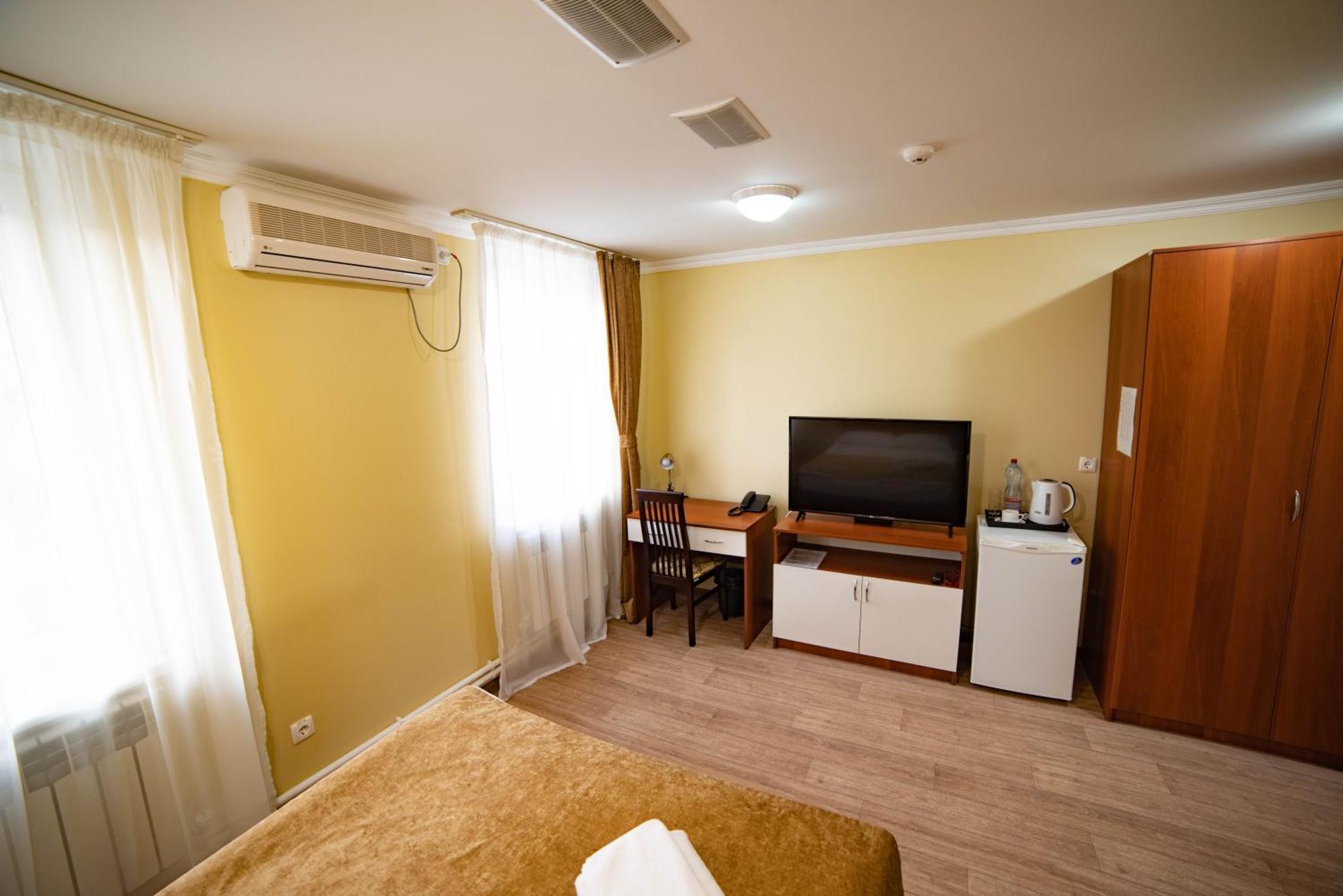 Chagala Hotel Aksai アクサイ  エクステリア 写真